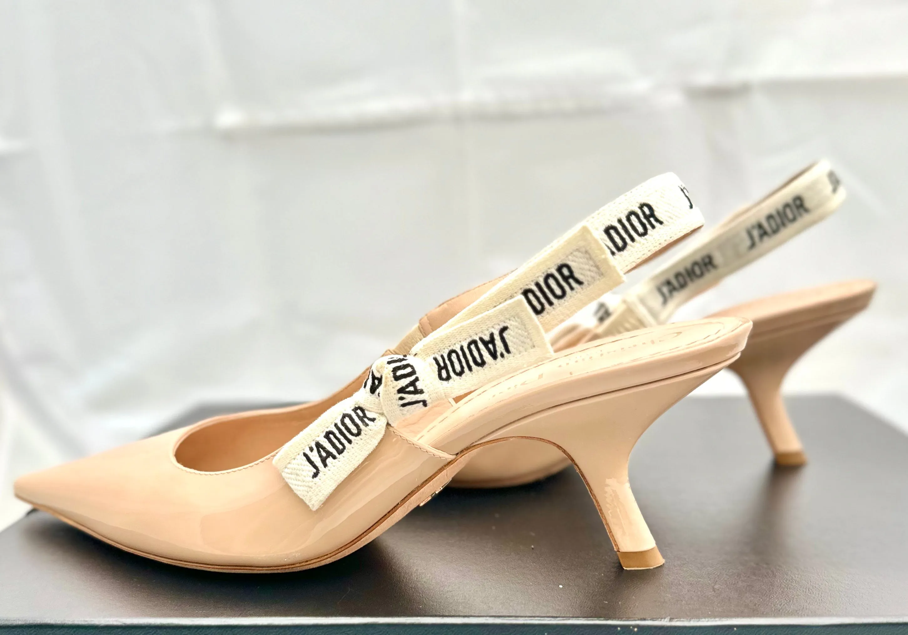 CHRISTIAN DIOR J'ADIOR BEIGE PATENT CALF & RIBBON KITTEN HEEL SLINGBACKS Size 40