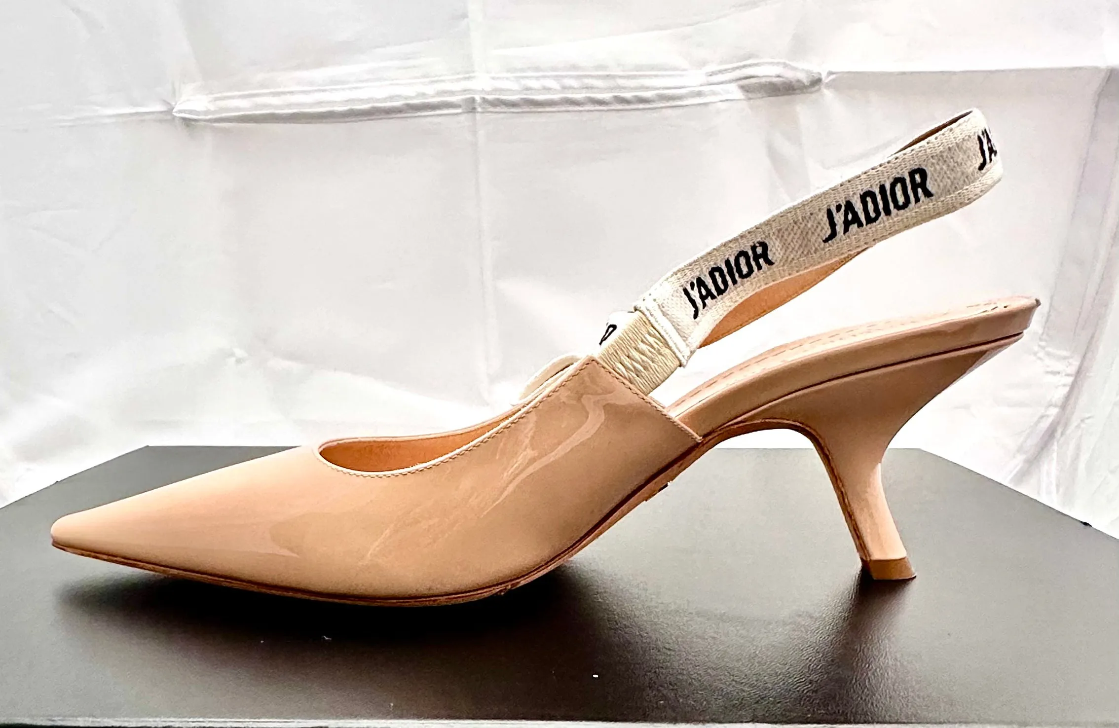CHRISTIAN DIOR J'ADIOR BEIGE PATENT CALF & RIBBON KITTEN HEEL SLINGBACKS Size 40