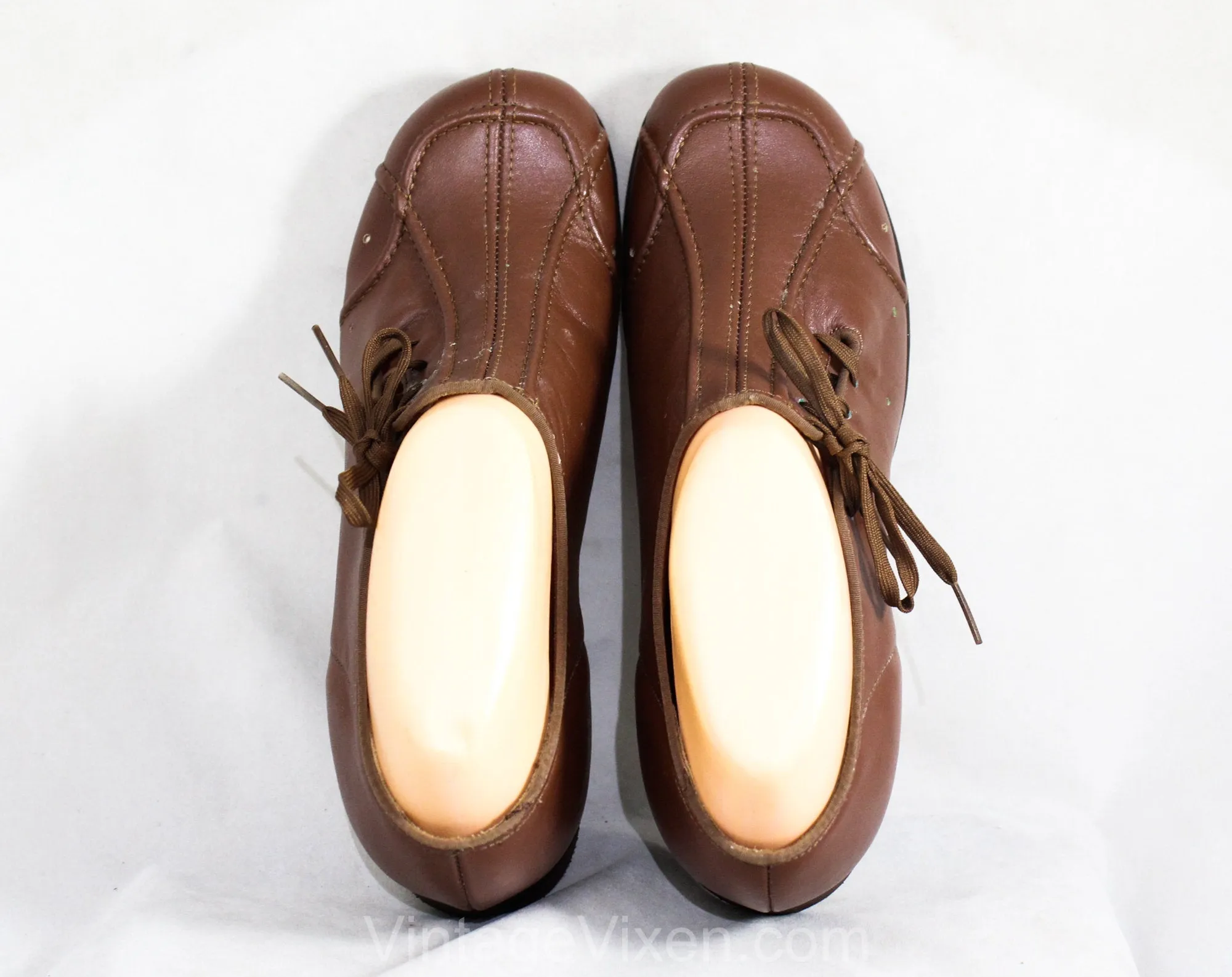 Size 7.5 Sneaker - Unworn Nice Quality 70s Brown Leather Sneakers - Deadstock 1970s Fall Shoes - Retro Asymmetric Lace Up - 7 1/2 to 8